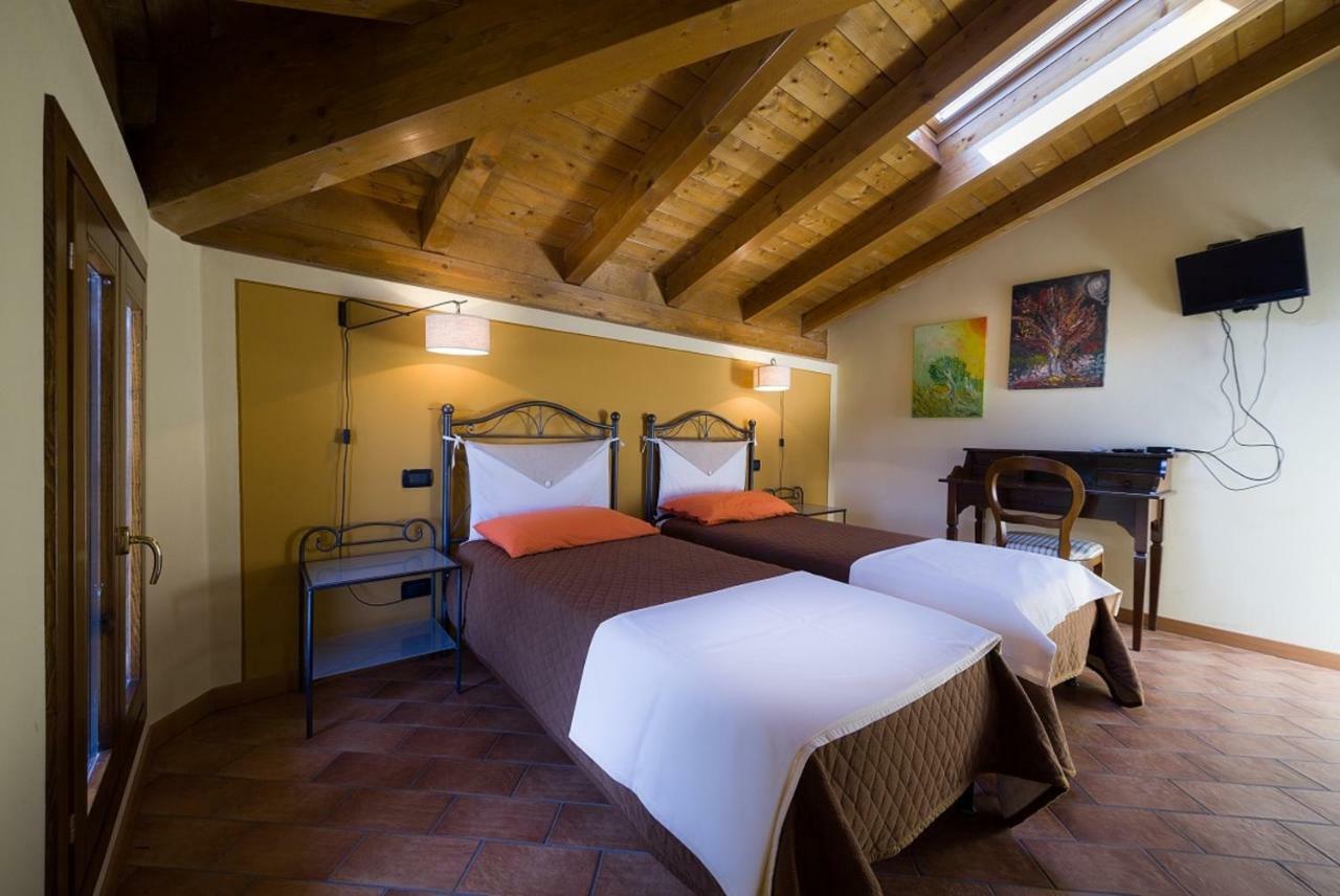 Rifugio San Lorenzo Bed and Breakfast Porto Mantovano Eksteriør billede