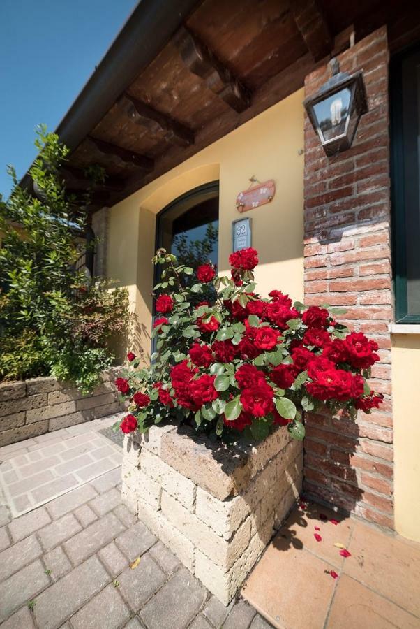 Rifugio San Lorenzo Bed and Breakfast Porto Mantovano Eksteriør billede